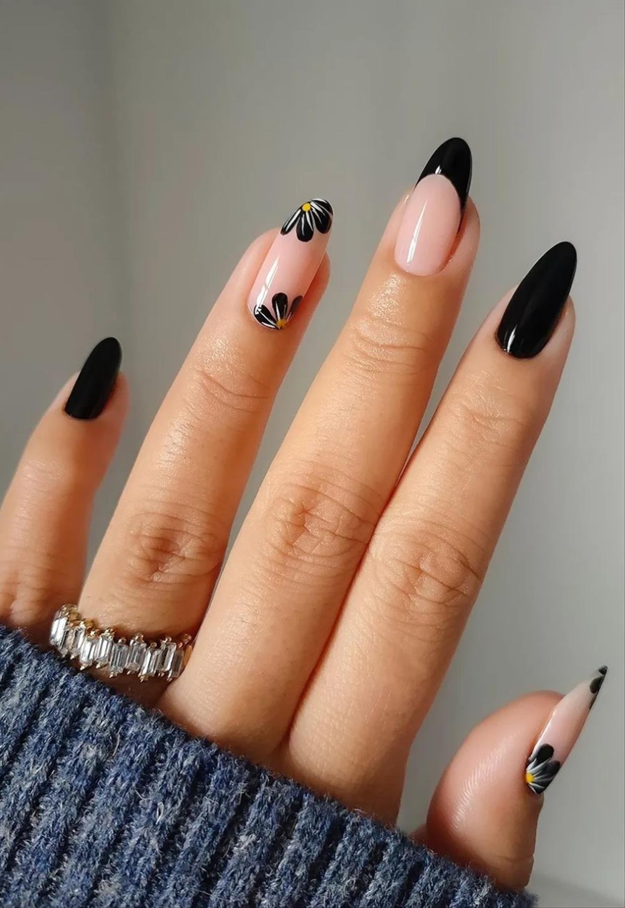 Best Fall nails 2022 color trends inspiration for stylish girls