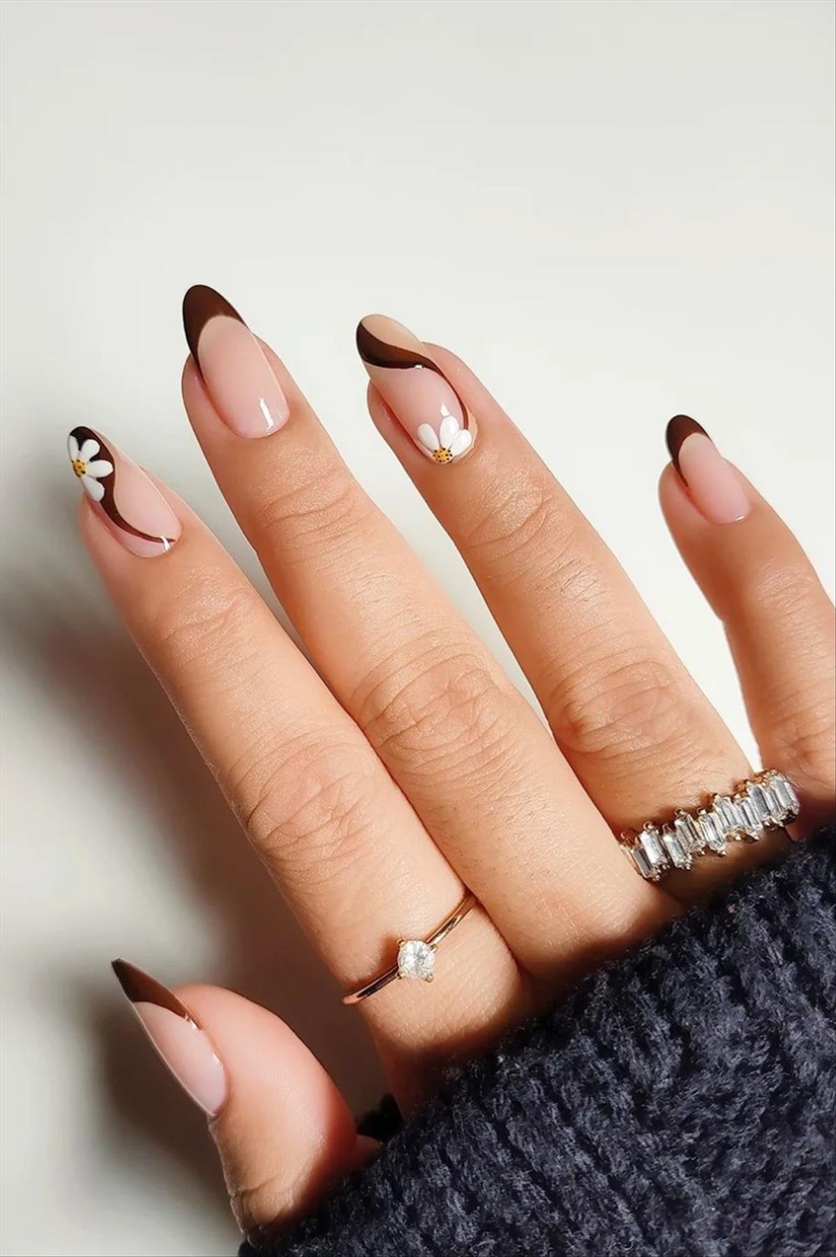 Best Fall nails 2022 color trends inspiration for stylish girls