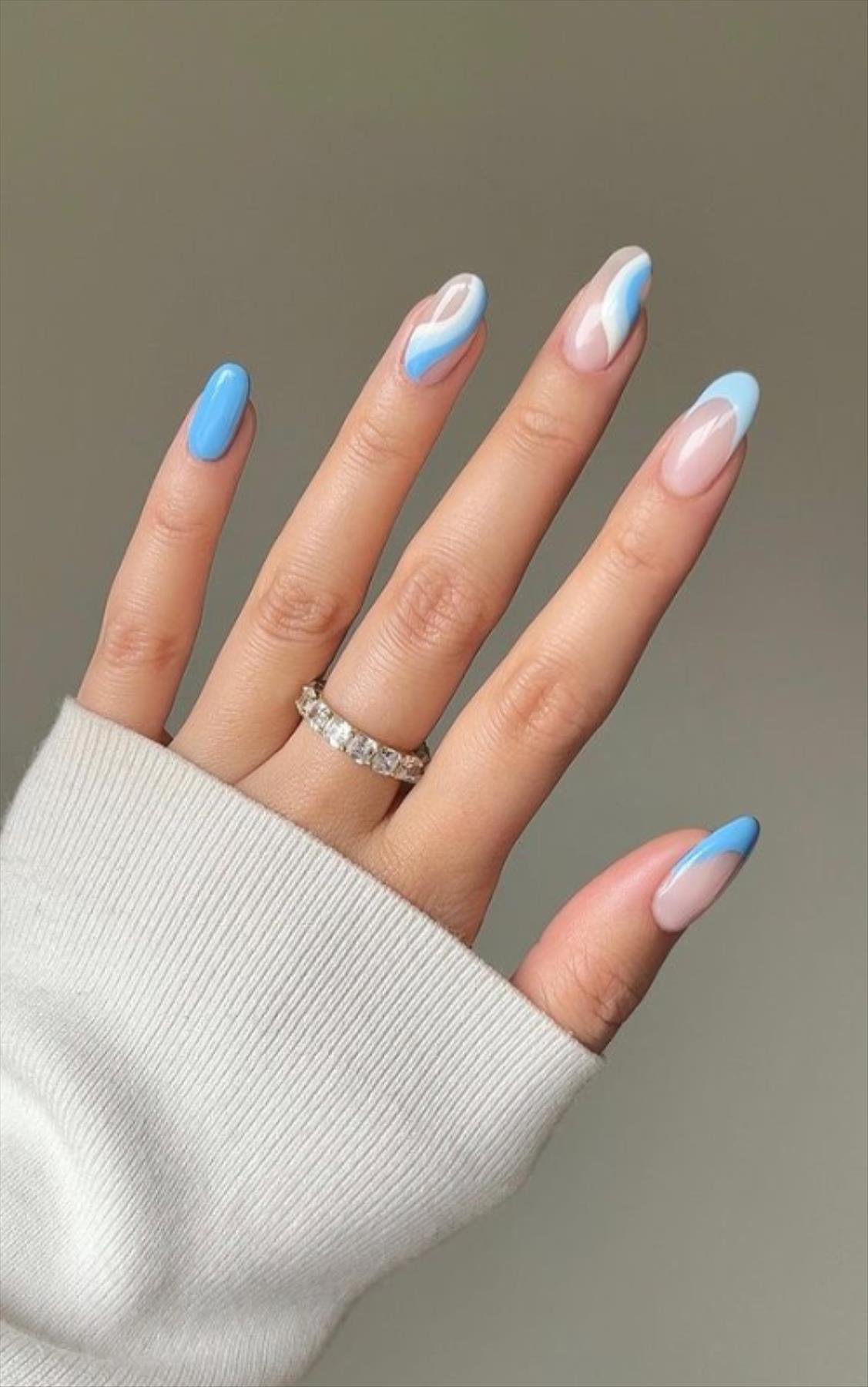 Perfect Y2K nail art for next Summer mani