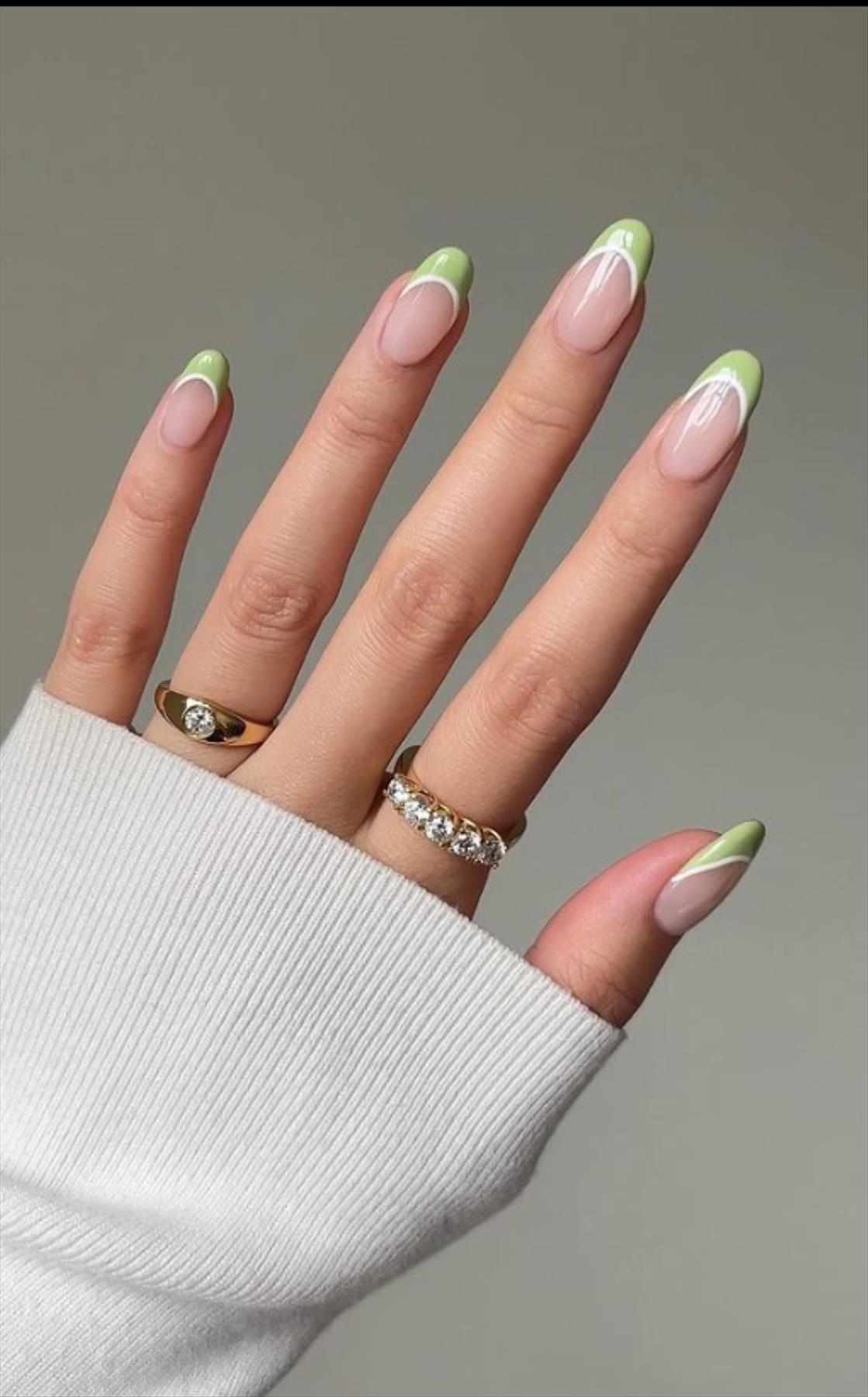 Perfect Y2K nail art for next Summer mani