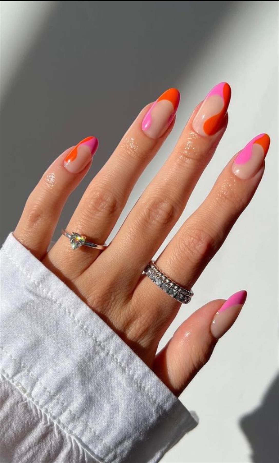 Perfect Y2K nail art for next Summer mani