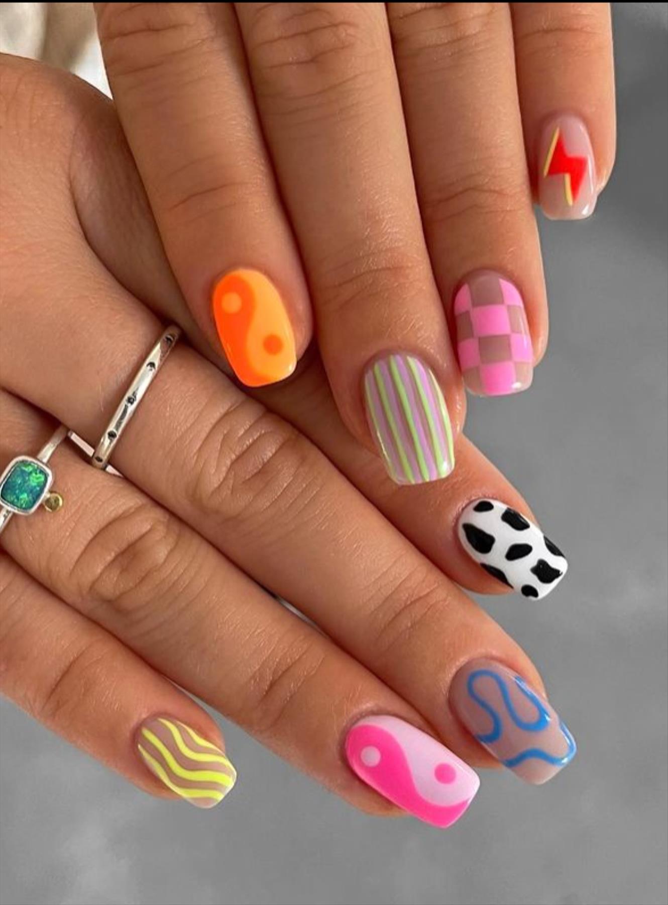 Perfect Y2K nail art for next Summer mani