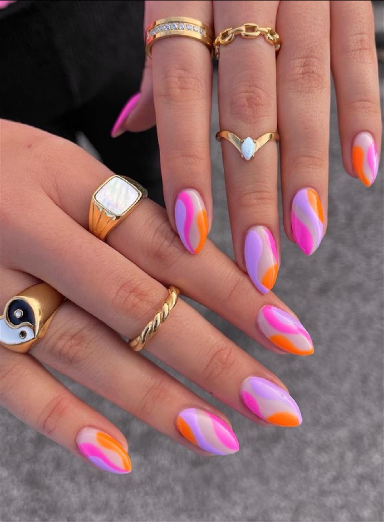 Perfect Y2K nail art for next Summer mani