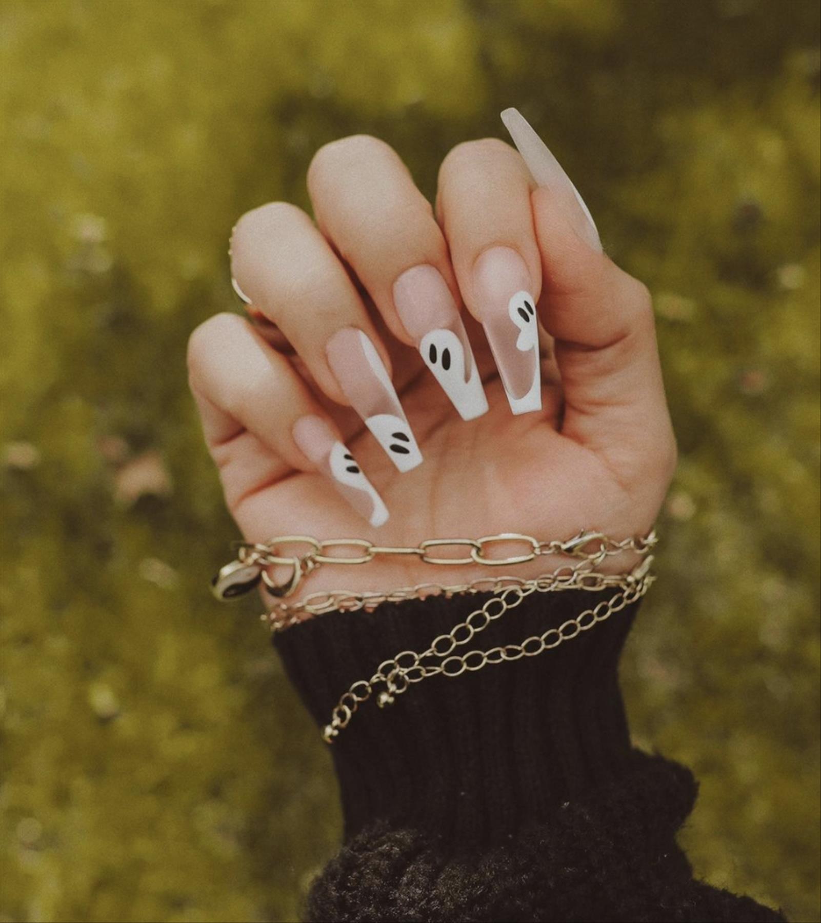 Best short Halloween nails aesthetic perfect for 2022