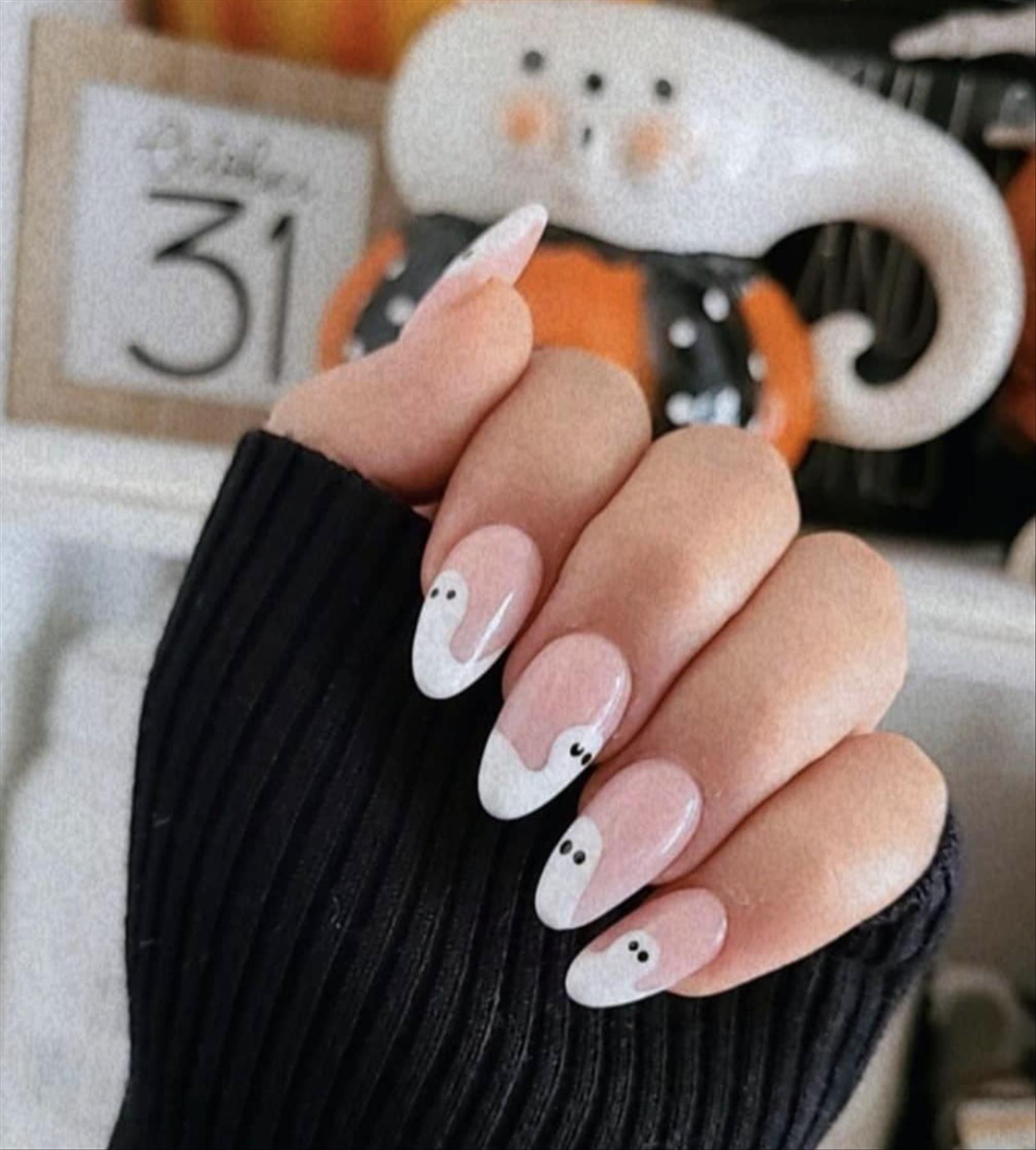 Best short Halloween nails aesthetic perfect for 2022