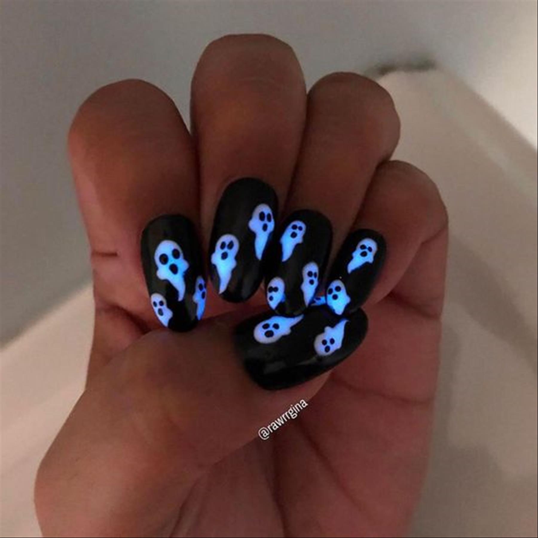 Best short Halloween nails aesthetic perfect for 2022