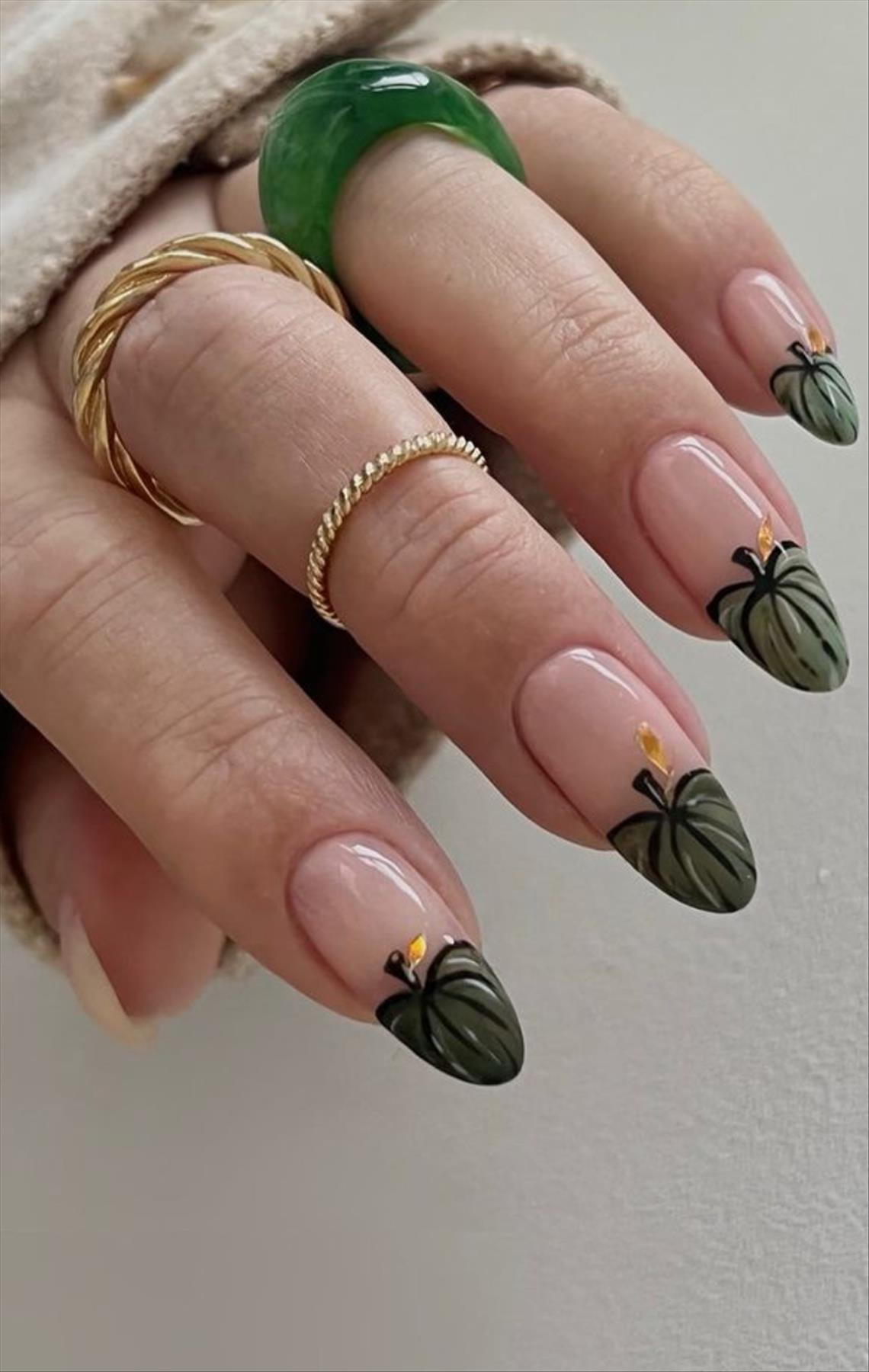 Best short Halloween nails aesthetic perfect for 2022