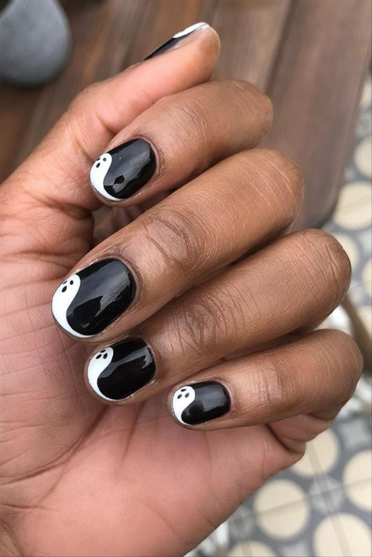 Best short Halloween nails aesthetic perfect for 2022