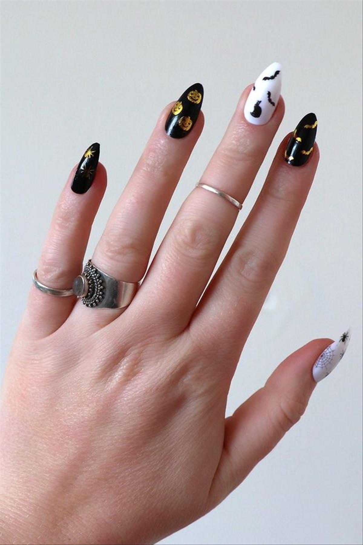 Best short Halloween nails aesthetic perfect for 2022