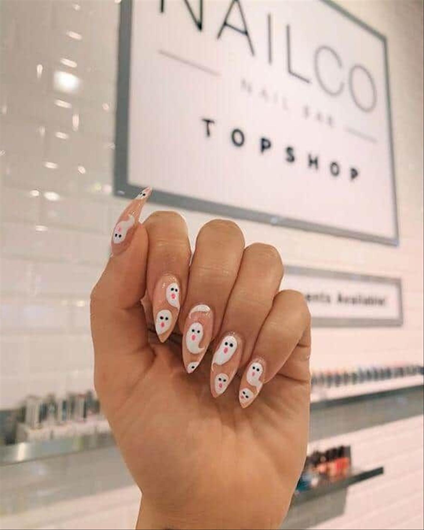 Best short Halloween nails aesthetic perfect for 2022