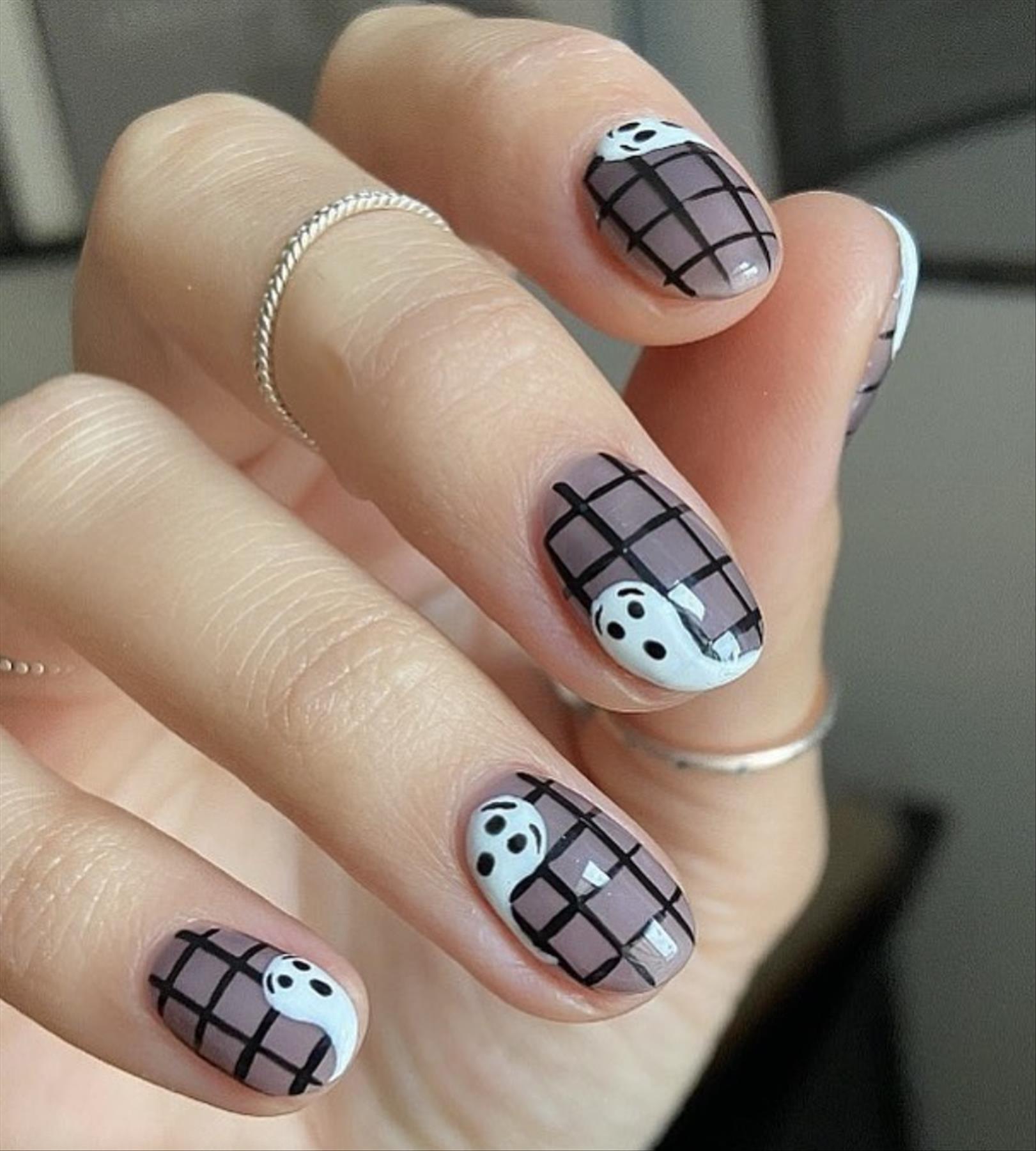 Best short Halloween nails aesthetic perfect for 2022