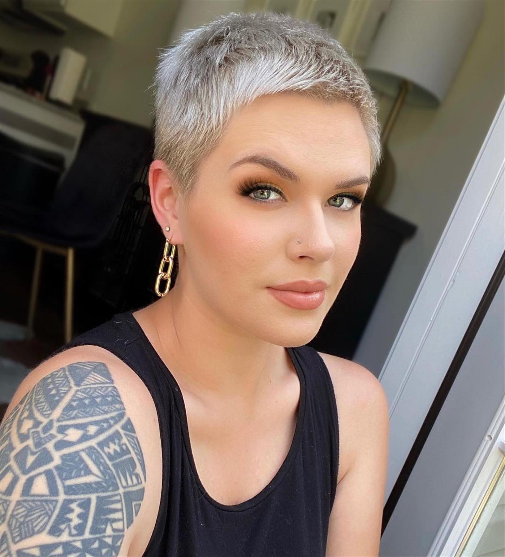 https://mycozylive.com/wp-content/uploads/2022/08/short-pixie-haircut-for-women-42.jpg