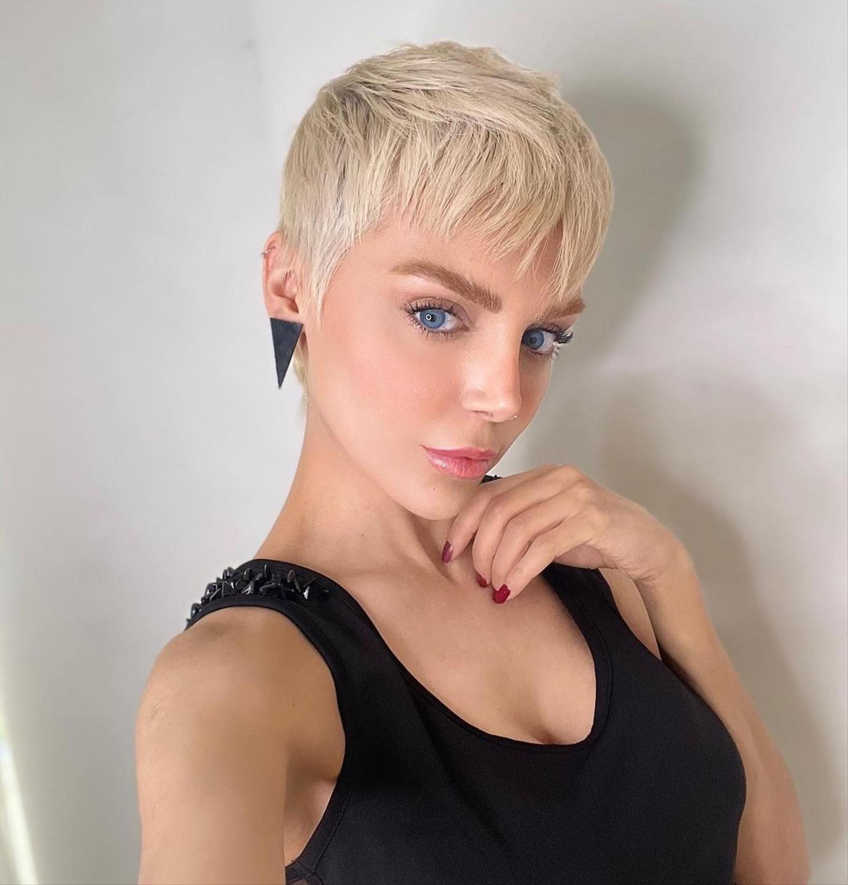 https://mycozylive.com/wp-content/uploads/2022/08/short-pixie-haircut-for-women-42.jpg