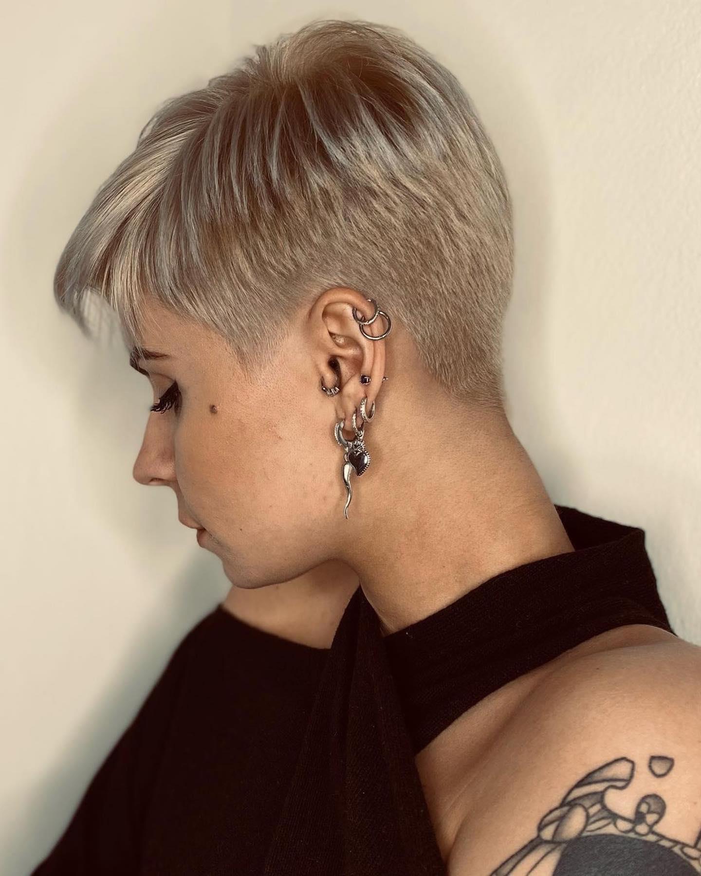 https://mycozylive.com/wp-content/uploads/2022/08/short-pixie-haircut-for-women-42.jpg