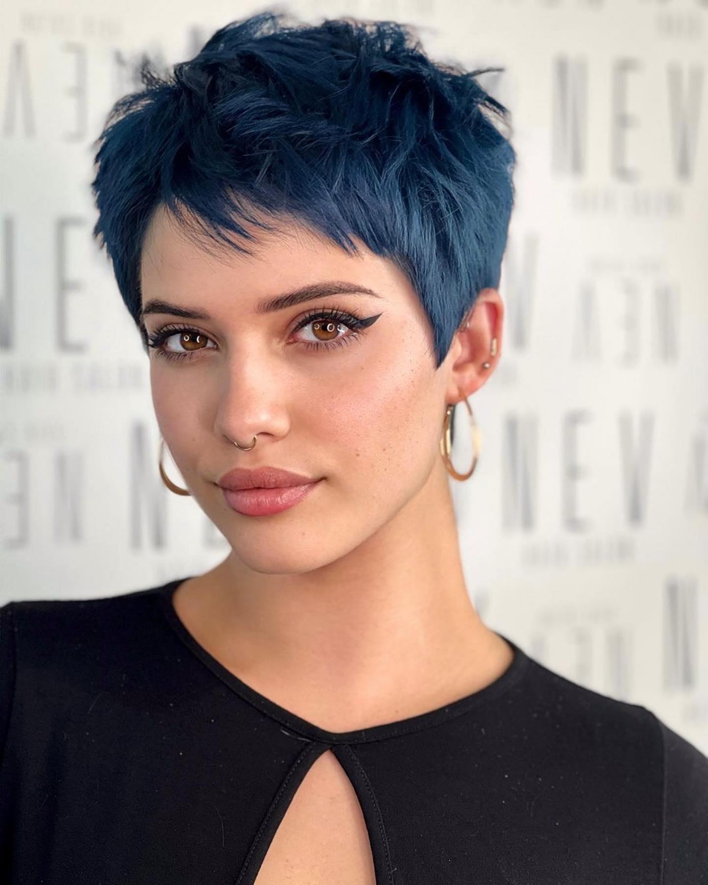 https://mycozylive.com/wp-content/uploads/2022/08/short-pixie-haircut-for-women-42.jpg