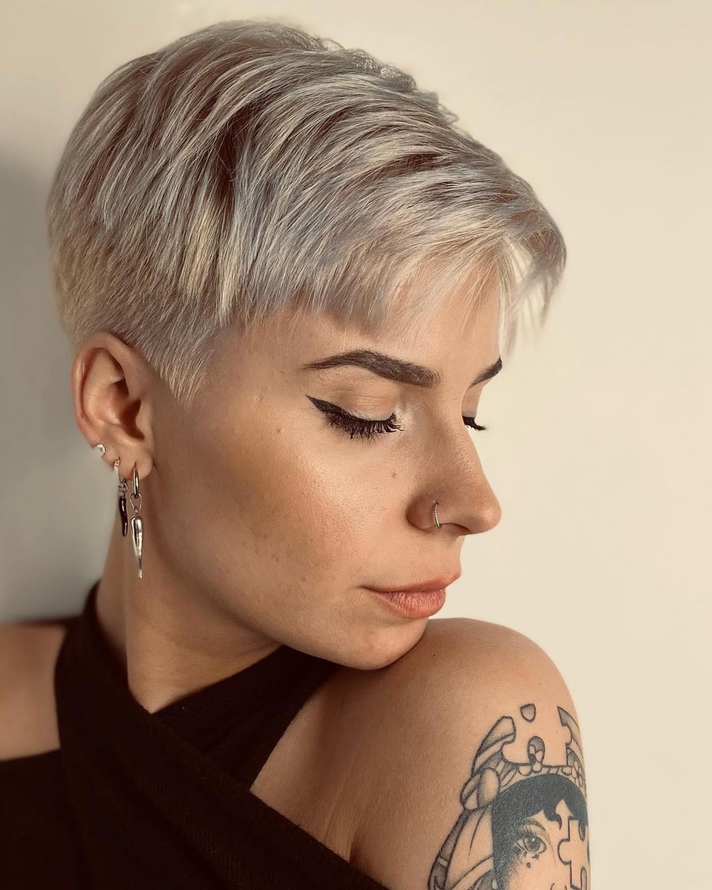 https://mycozylive.com/wp-content/uploads/2022/08/short-pixie-haircut-for-women-42.jpg