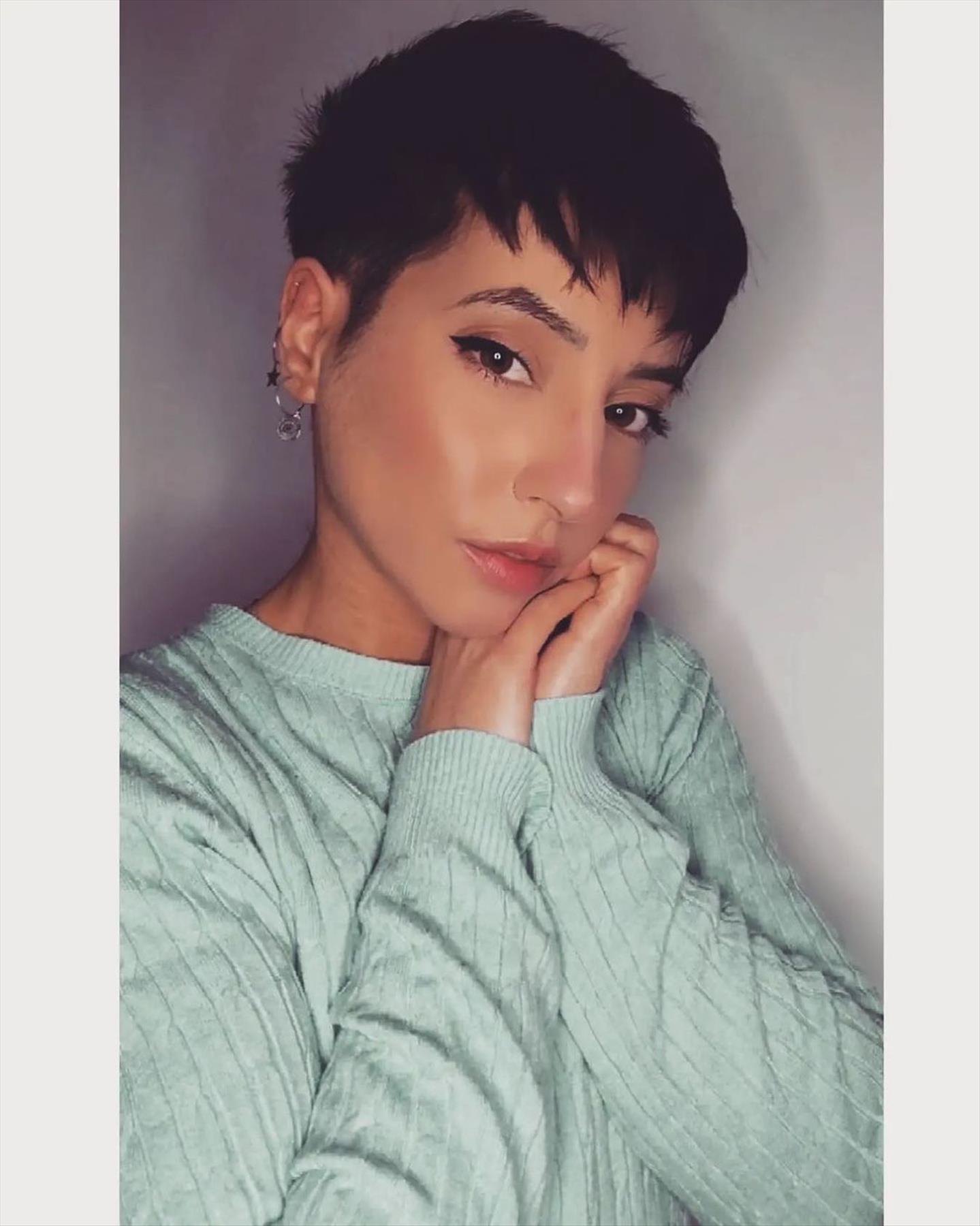 https://mycozylive.com/wp-content/uploads/2022/08/short-pixie-haircut-for-women-42.jpg