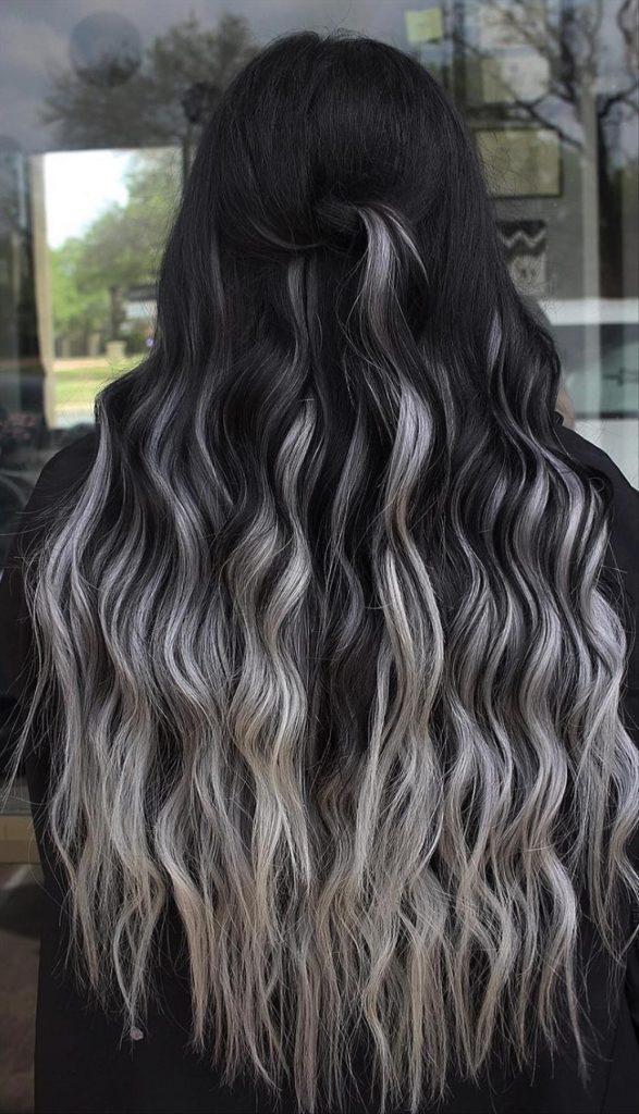 Cool two-tone hair color for brunette