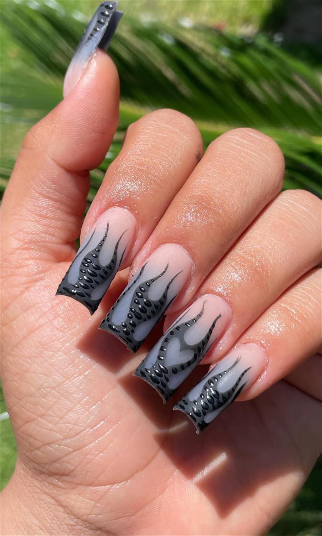 Creepy Halloween nails design you'll love 2022