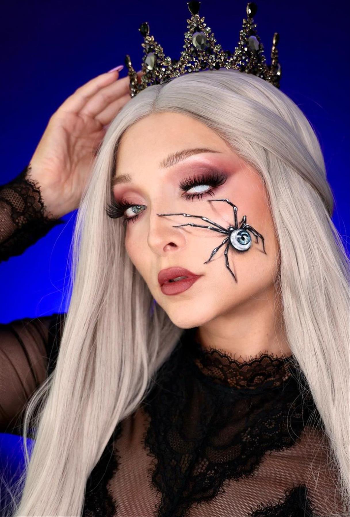 Cool Halloween makeup looks trending this year