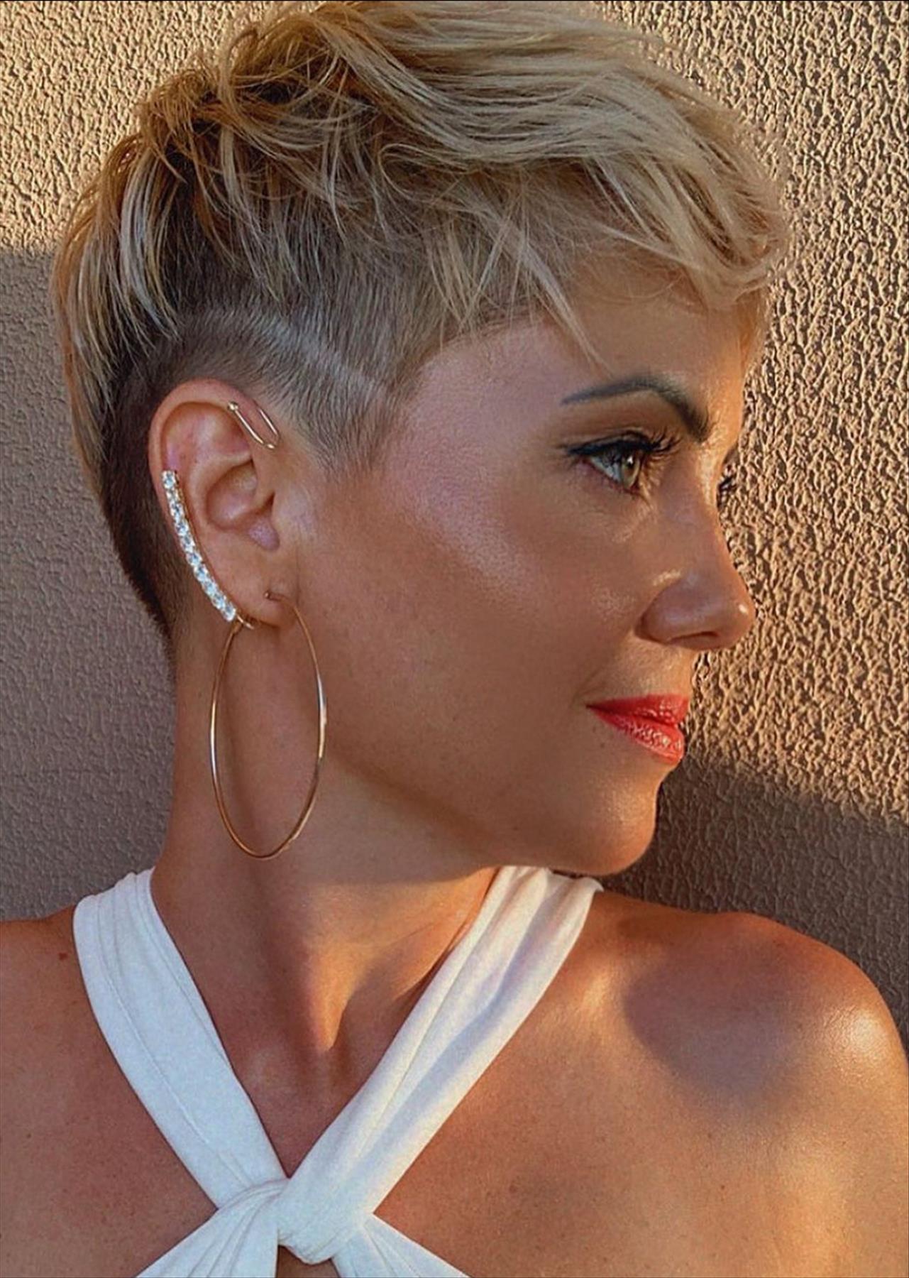 Trendy short pixie haircuts for women 