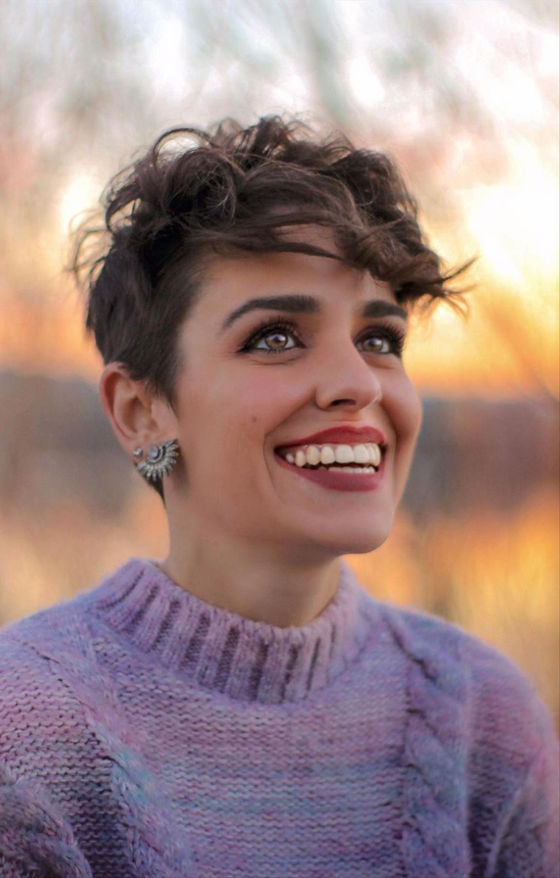 Trendy short pixie haircuts for women 