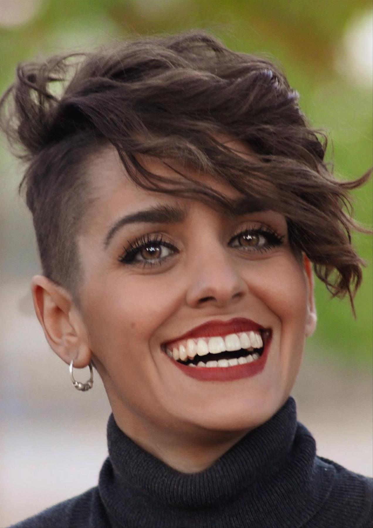 Trendy short pixie haircuts for women 