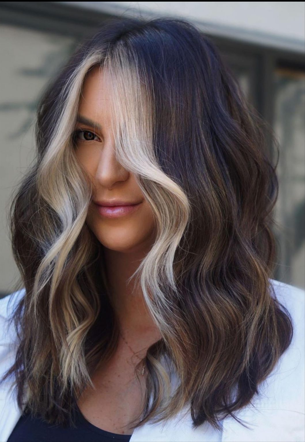 36 Attractive Money Piece Hair With Face-Framing Highlights