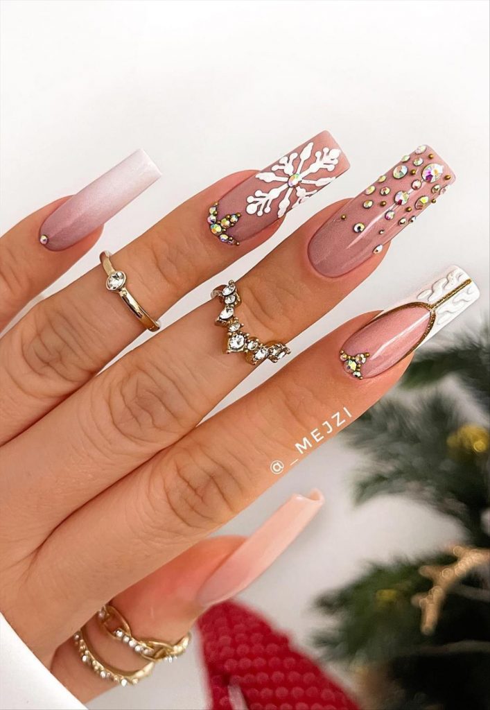 Christmas nails 2022 to rock this Winter