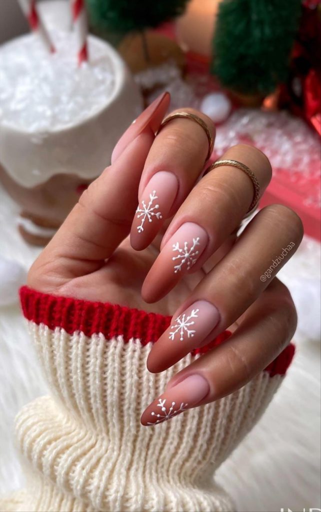 Christmas nails 2022 to rock this Winter