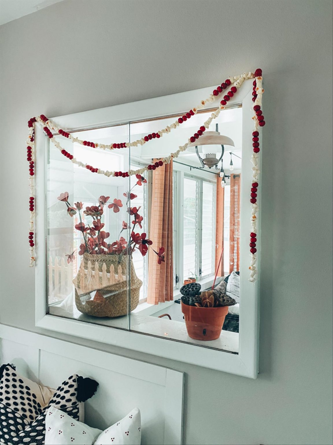 47 Spectacular Christmas garlands decor ideas for better home