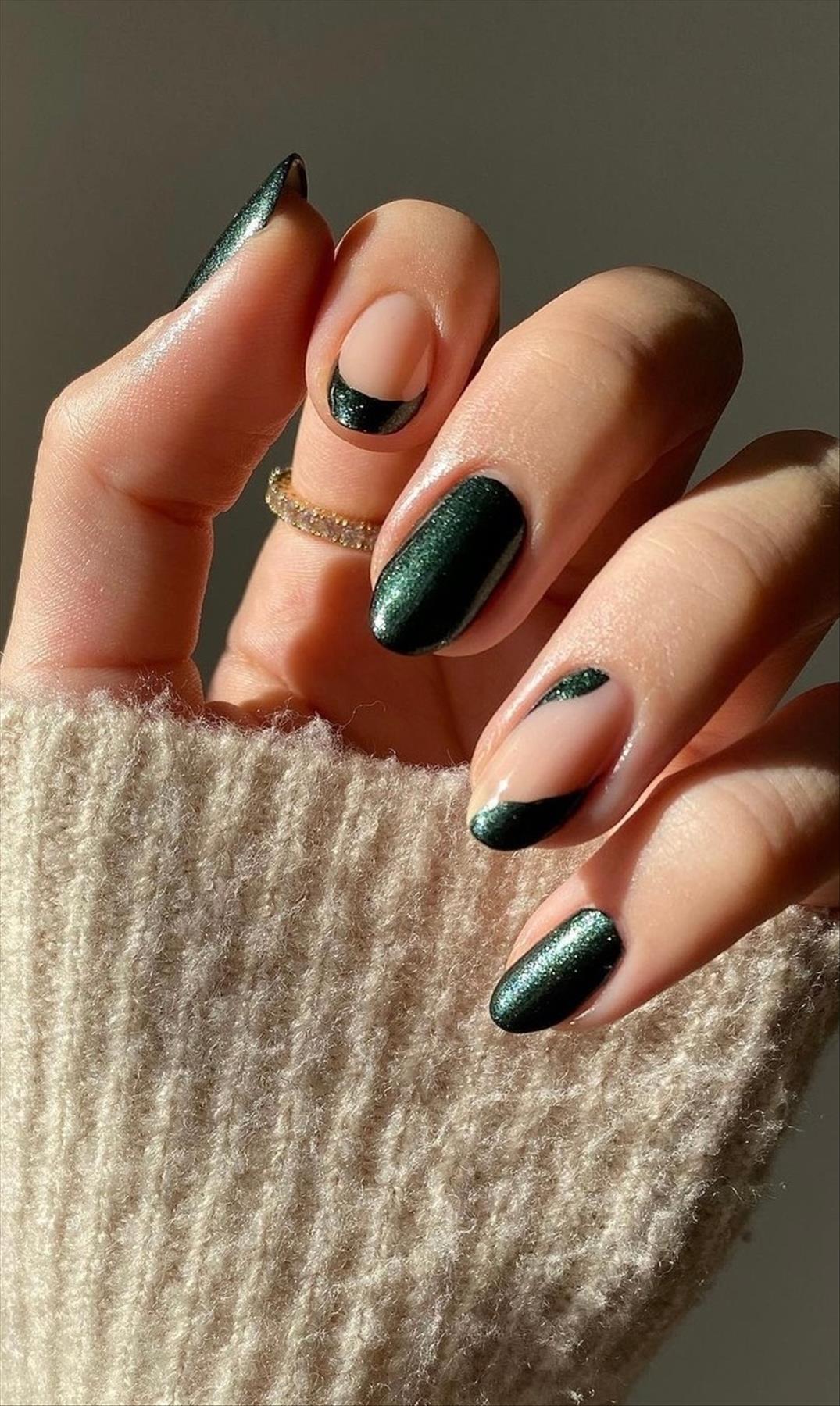 Classic christmas nail inpo 2023 to try 