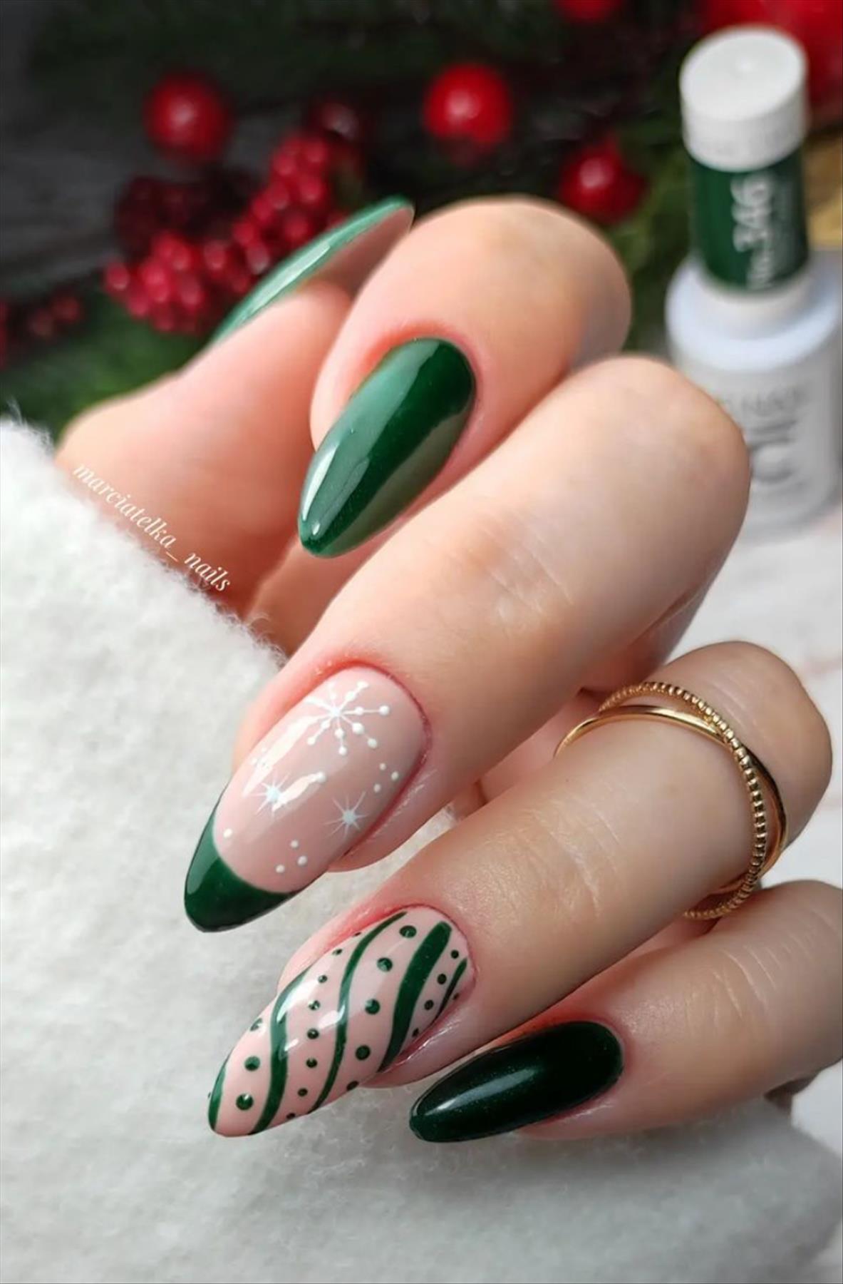 Classic christmas nail inpo 2023 to try 