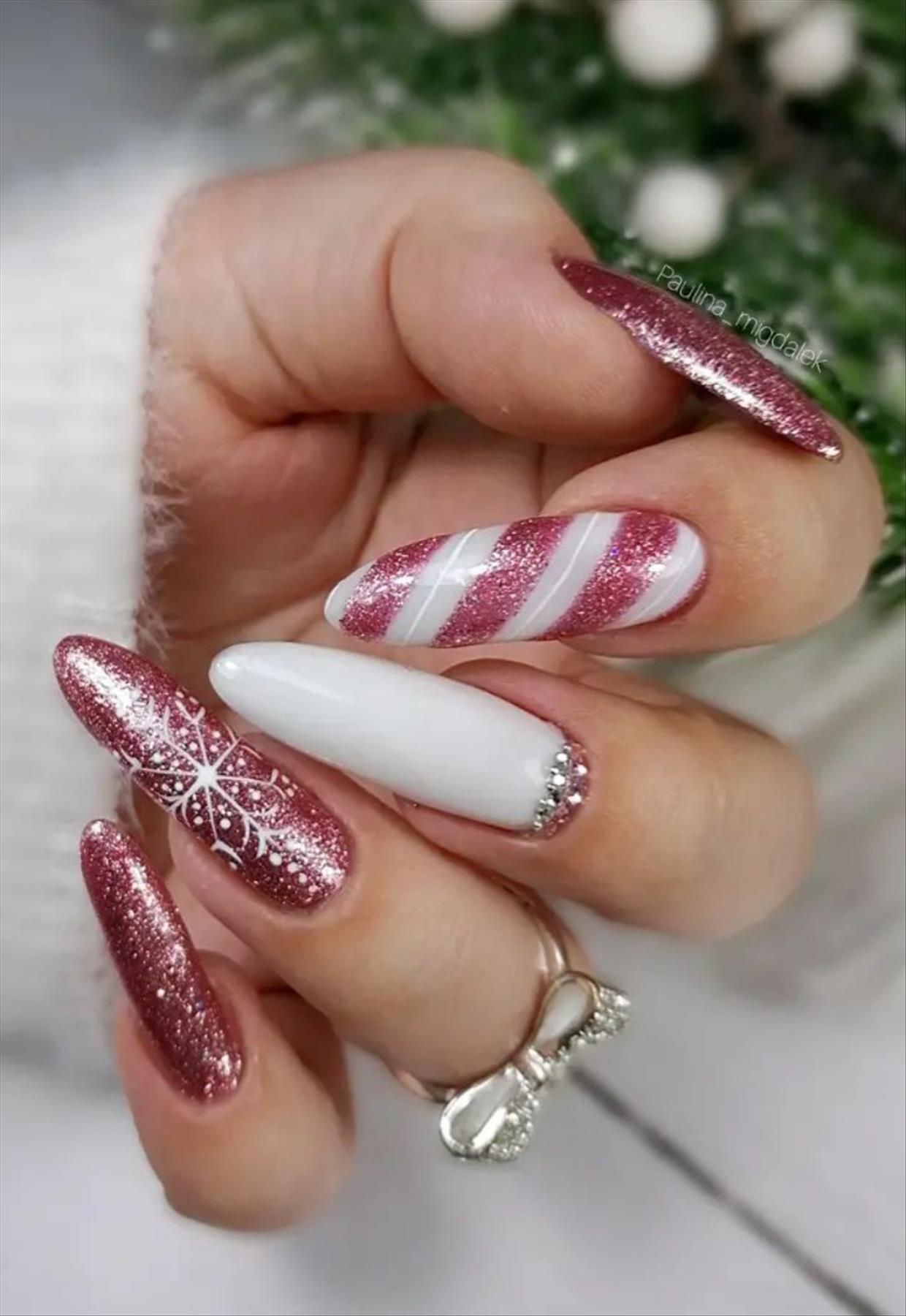 Classic christmas nail inpo 2023 to try 