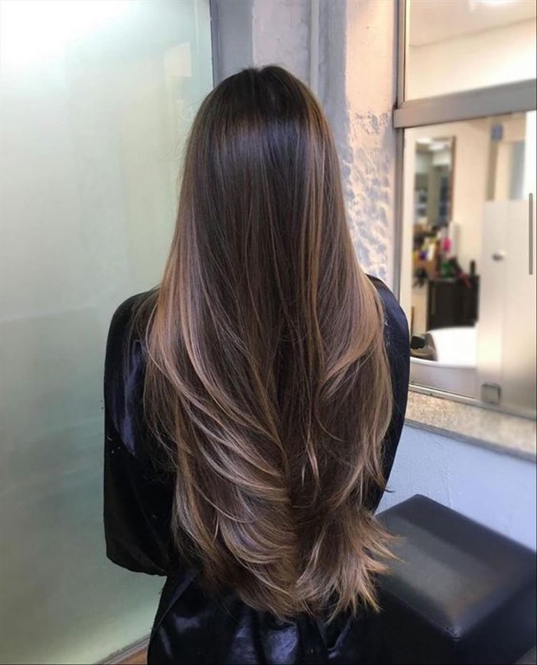 40 Best layered hairstyles for straight medium length hair - Mycozylive.com