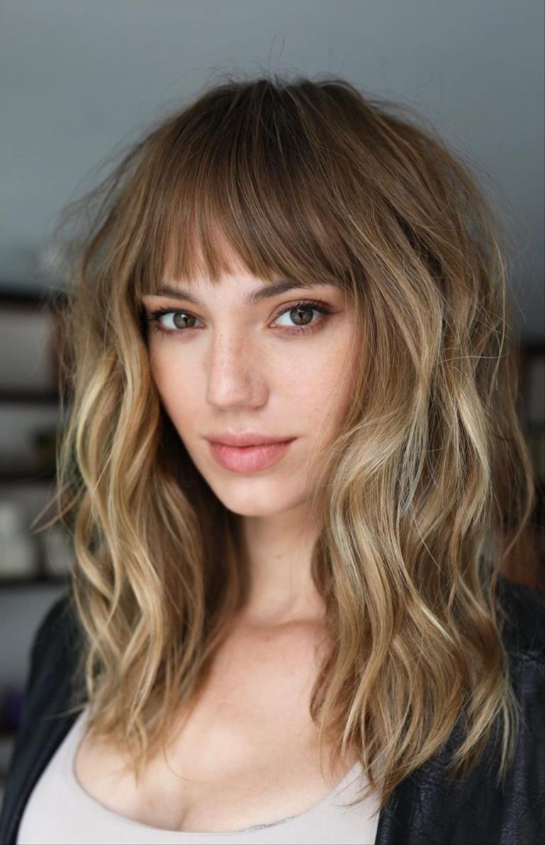 40+ Cool medium length haircuts with bangs to try now - Mycozylive.com