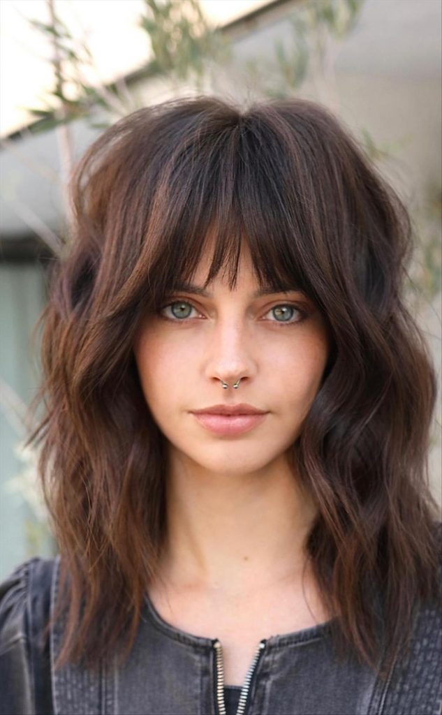 30+ Cool shoulder length haircuts with bangs to try now - Mycozylive.com