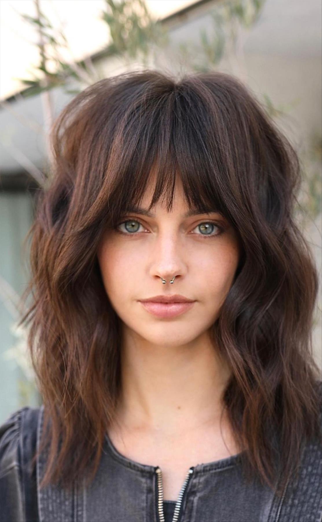 Cool shoulder length haircuts with bangs to try now