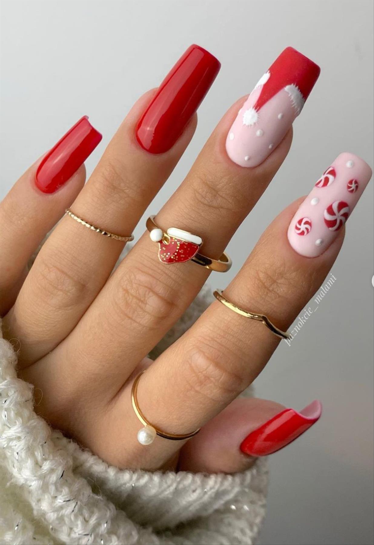 Elegant Christmas nails 2022 trends and inspo