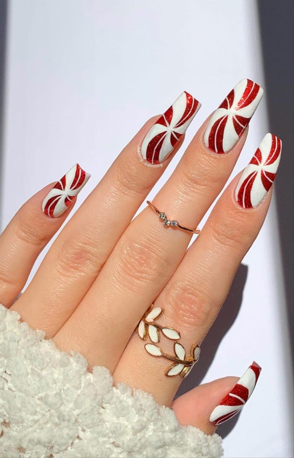 70+ Elegant Christmas nails 2022 trends and inspo to copy