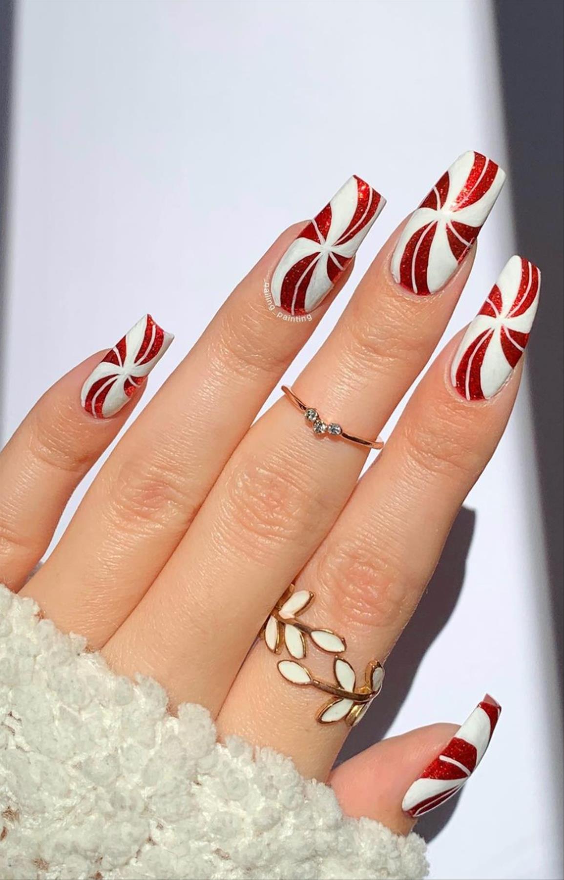 Elegant Christmas nails 2022 trends and inspo