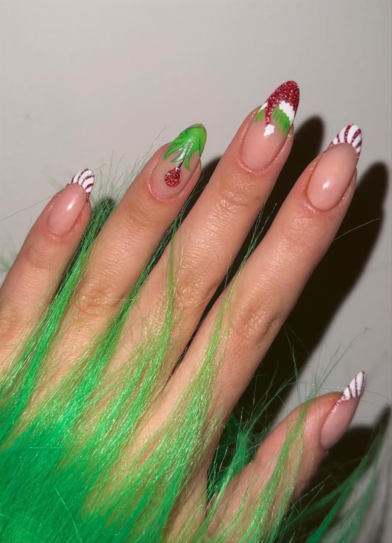 Elegant Christmas nails 2022 trends and inspo