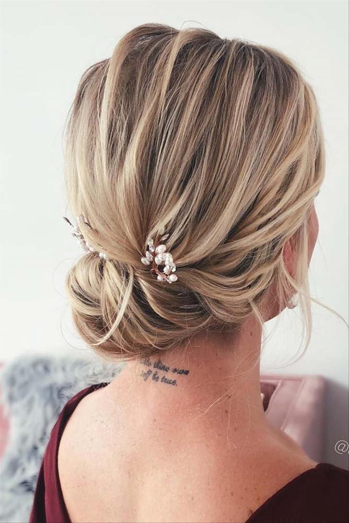 Elegant prom hairstyles for short hair to try in 2023