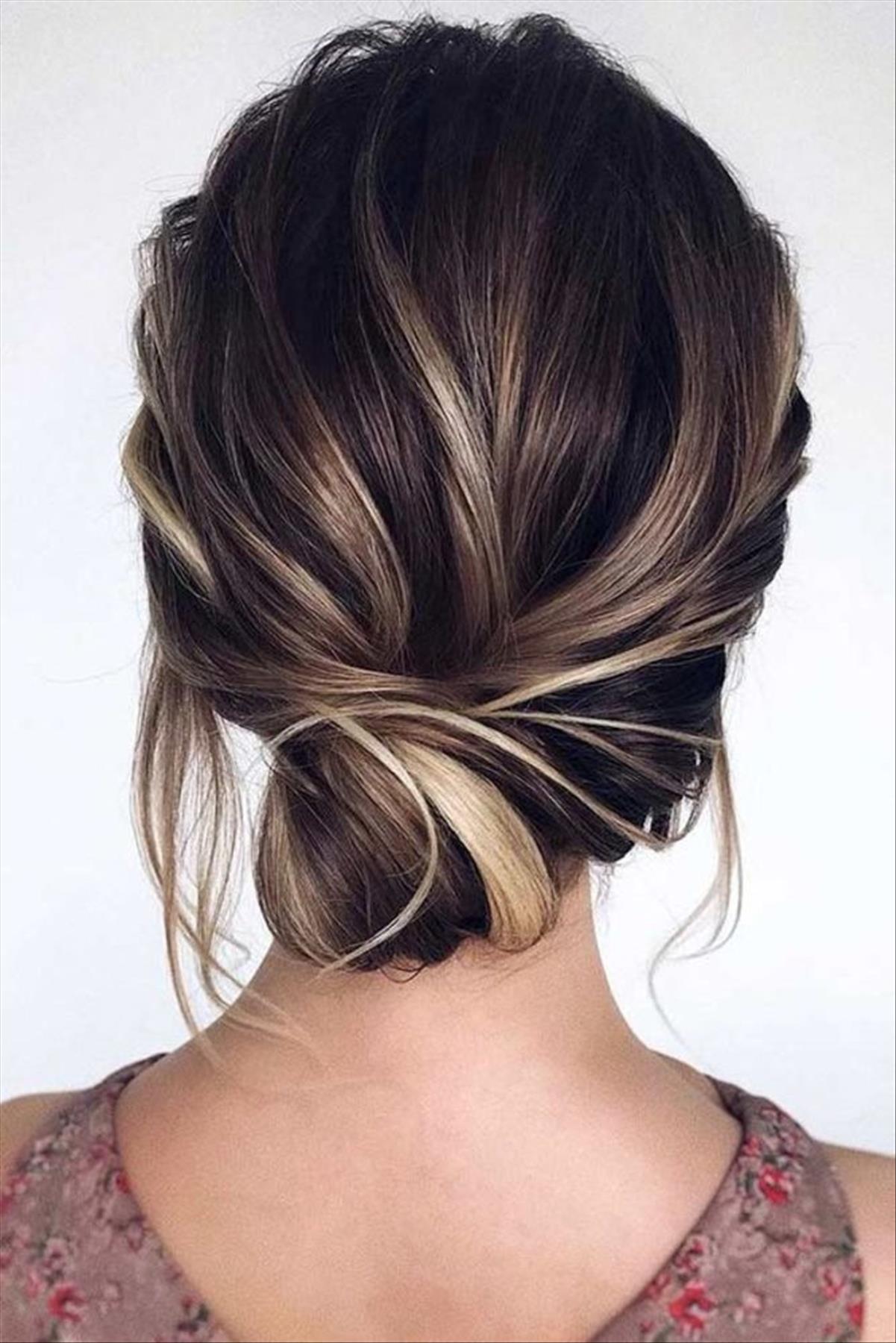 Elegant prom hairstyles for short hair to try in 2023