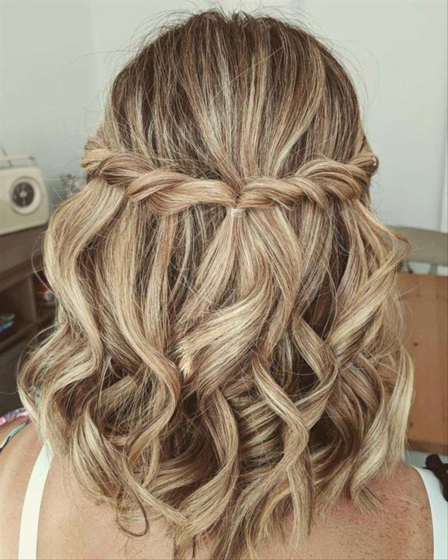 Elegant prom hairstyles for short hair to try in 2023