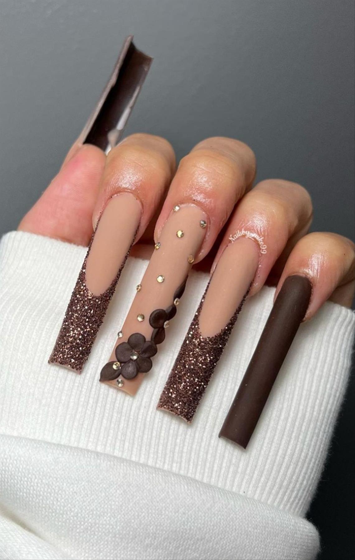 Trendy Winter coffin nails art to get inspired