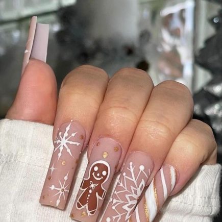 Trendy Winter coffin nails art to get inspired