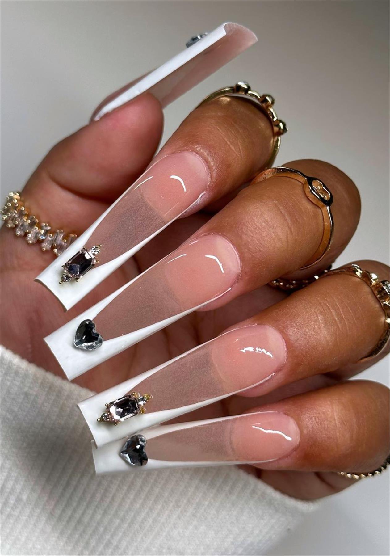 Lovely Valentine's day coffin nails design perfect for 2023