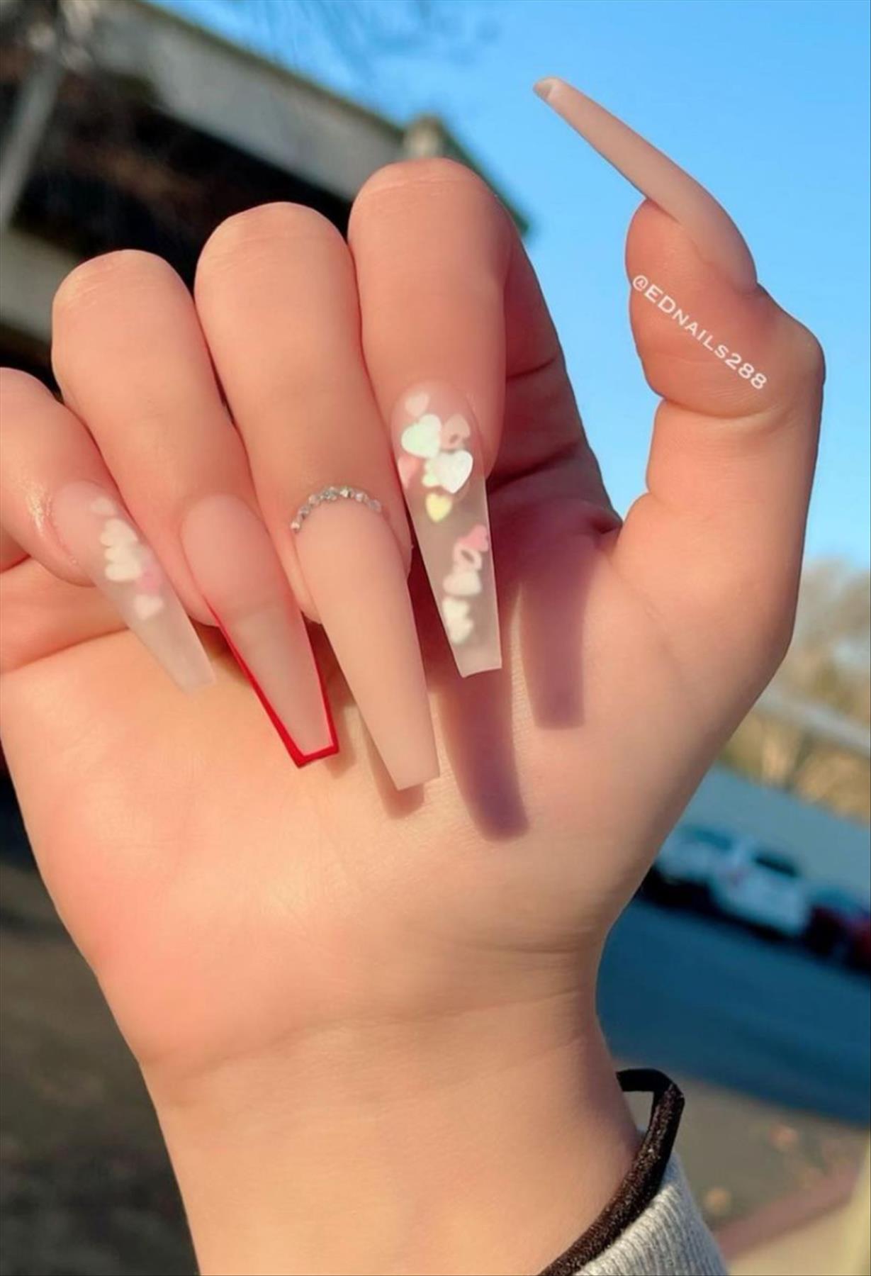 Lovely Valentine's day coffin nails design perfect for 2023