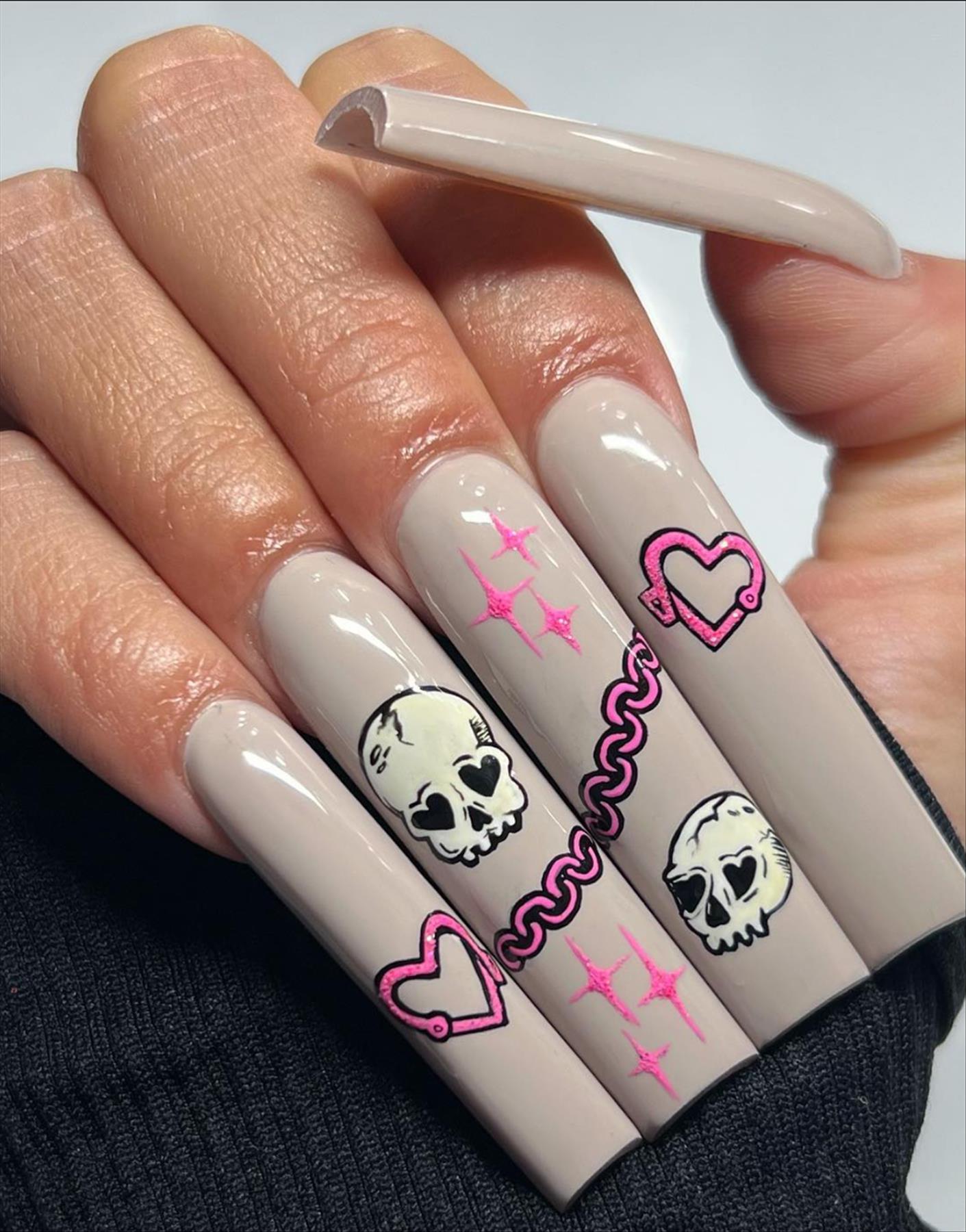 Lovely Valentine's day coffin nails design perfect for 2023